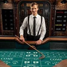 Antarmuka aplikasi togel 97 menampilkan pasar sportsbook Liga 1 dan Piala Indonesia dengan game information.